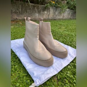 AGL Meghan Bootie in Beige Leather Size 38.5
